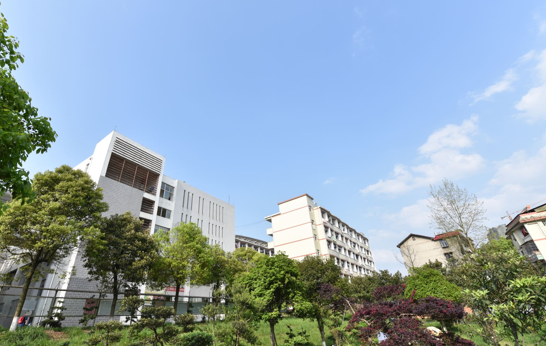              湖南医药学院新校区